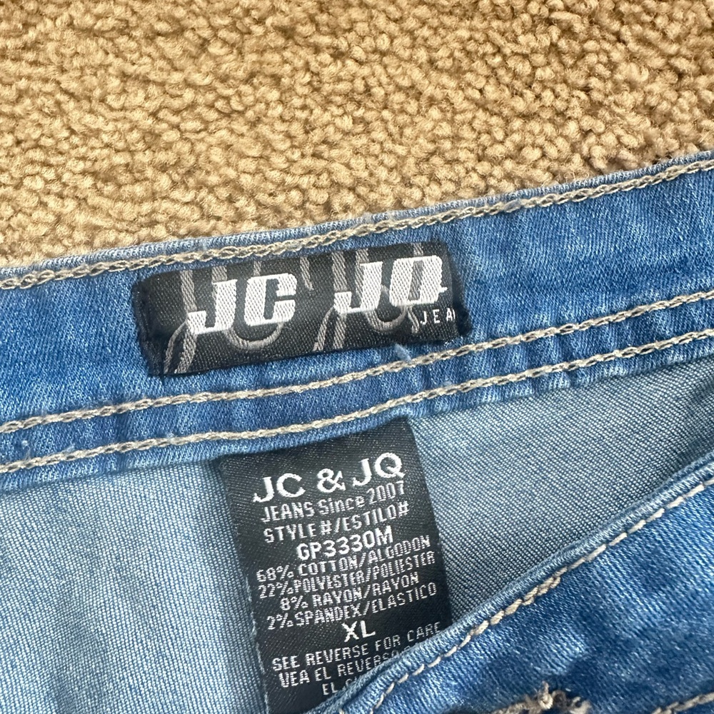 Chic Fringed Denim Flare Jeans - Picture 7 of 8